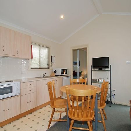 Triabunna Cabin & Caravan Park מראה חיצוני תמונה