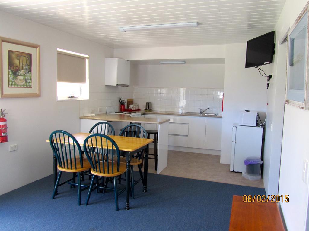 Triabunna Cabin & Caravan Park חדר תמונה